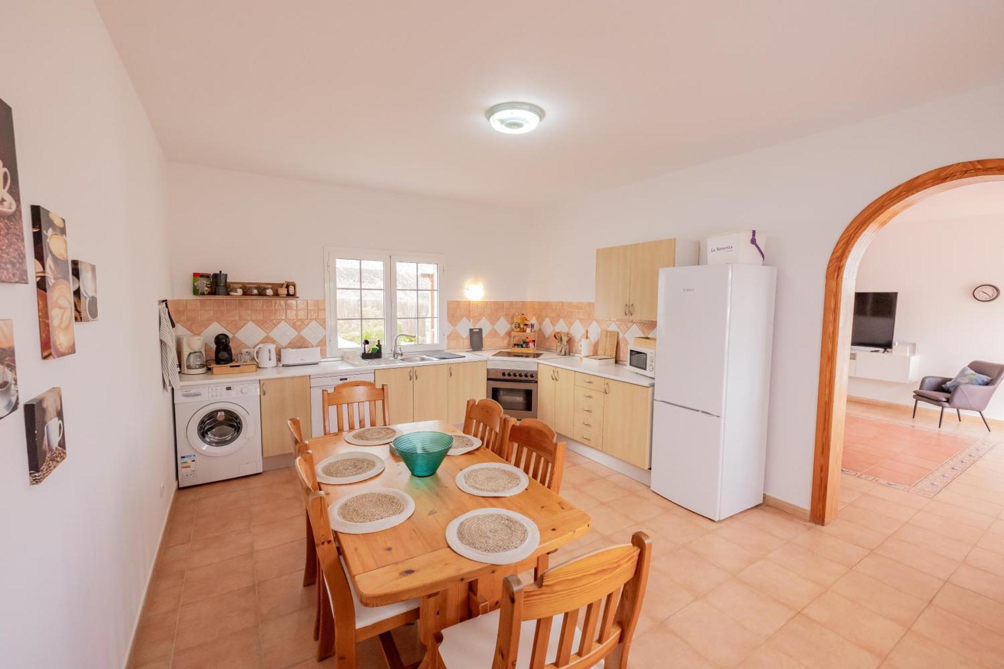 Casa Amaya - Spacious House With Pool, Large Garden, Bbq, 2 Terraces, And Ideal Location El Charco  Dış mekan fotoğraf